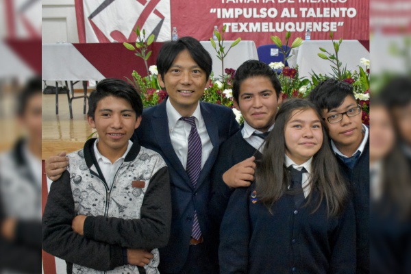 Yamaha y gobierno de Texmelucan entregan instrumentos a estudiantes
