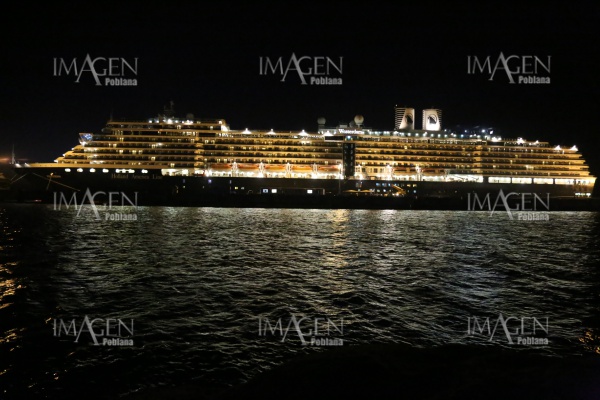 Pasajeros del crucero Westerdam desembarcan en Camboya