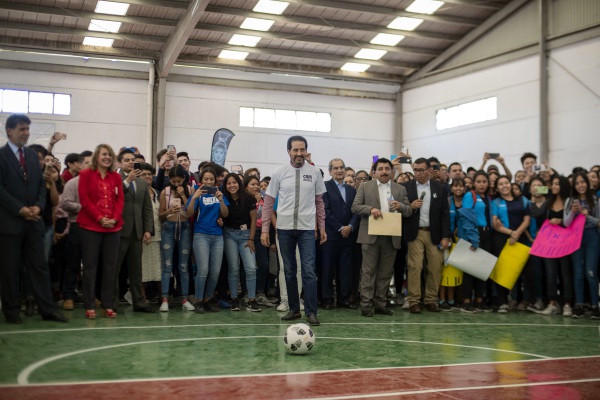 Entrega Alfonso Esparza nuevas canchas al campus Izúcar de Matamoros
