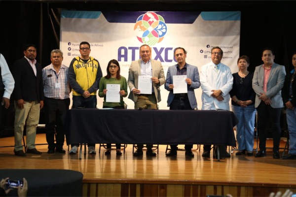 Toman protesta en Atlixco al Comité Municipal de Salud