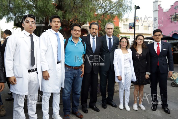 Inicia reunión de MBH con rectores y alumnos de la BUAP y la UPAEP