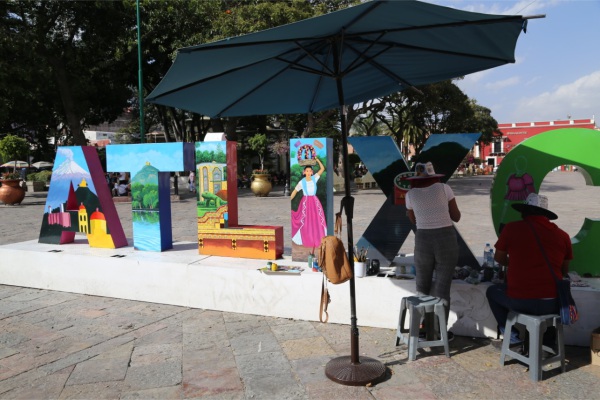 Se plasma talento atlixquense en las letras turísticas del municipio