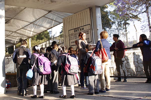 Escuelas comienzan a tomar medidas de prevención por COVID-19