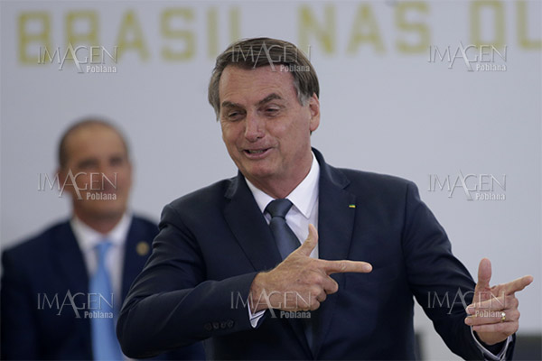 Bolsonaro usa a un humorista para eludir respuestas sobre el PIB de Brasil