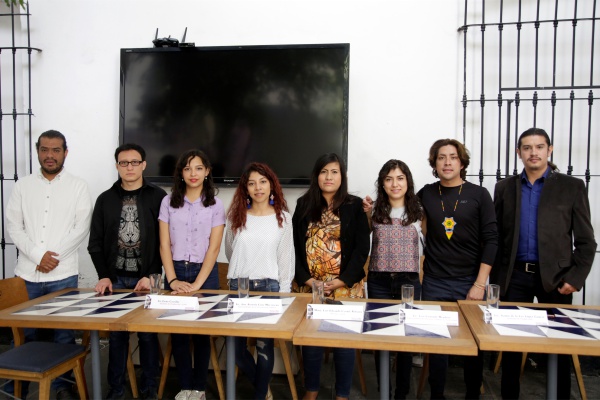 Presentan en Puebla la obra “Nosotras que los queremos tanto”