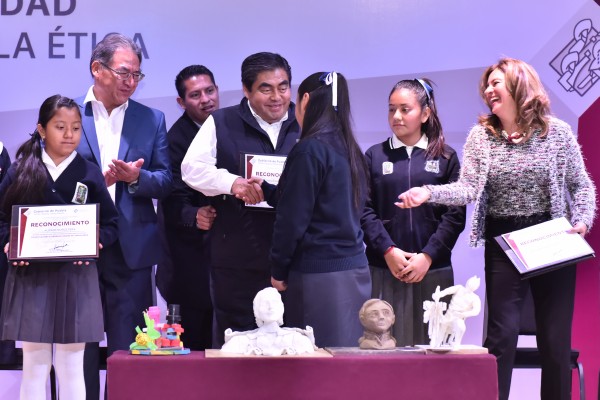 Convoca gobernador Barbosa Huerta a recuperar la paz en Puebla