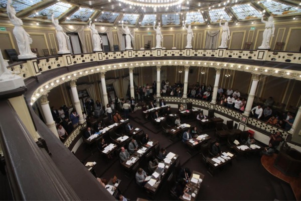 Congreso aprueba iniciativas a favor de las mujeres