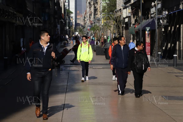 Las mujeres abandonan las calles para hacerse presentes
