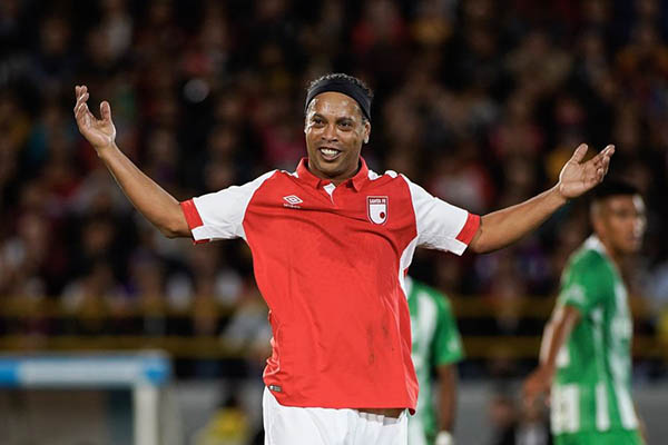 Fiscalía paraguaya ordena detención de cuatro personas por caso Ronaldinho