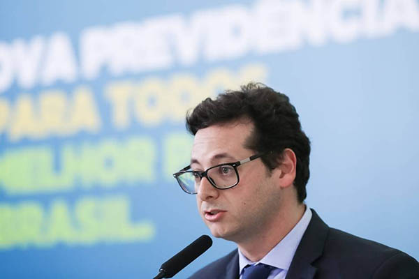 Jefe de comunicación de Bolsonaro, diagnosticado con coronavirus