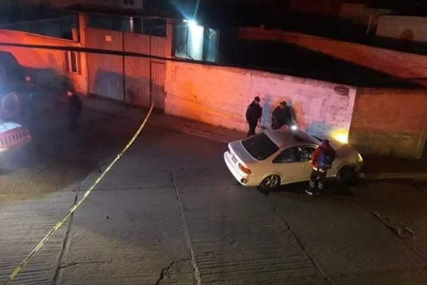 Ejecutan a tres a bordo de un vehículo