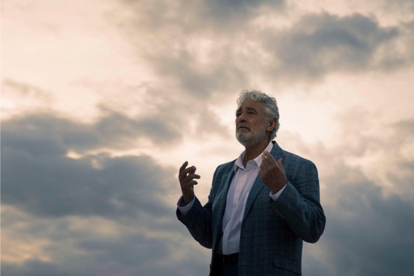 Plácido Domingo da positivo al COVID-19