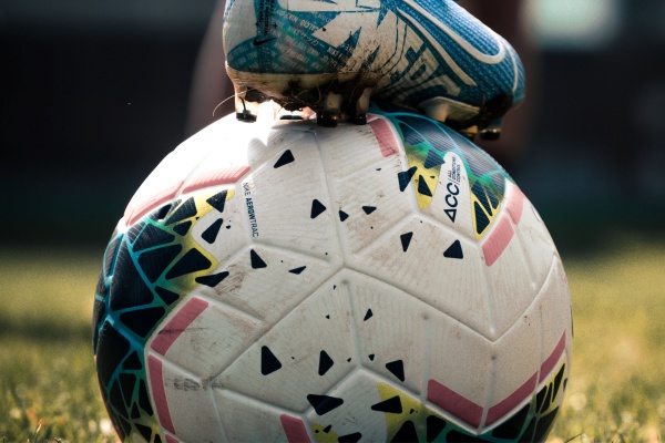 Presidente argentino afirma que futbol puede esperar debido al COVID-19