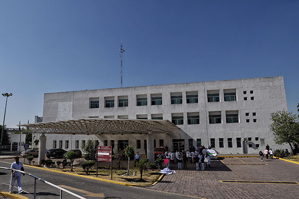 Barbosa niega falta de insumos en hospitales