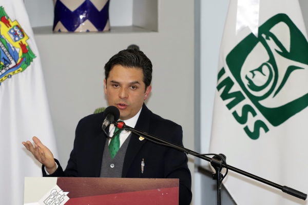 Tras protestas, IMSS asegura abasto de insumos para enfrentar al COVID-19