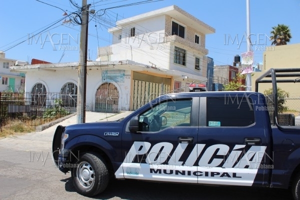 Tras persecución, policías municipales capturan a asaltantes de un Coppel