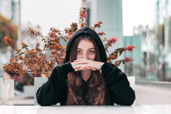 Nos tocamos la cara hasta 23 veces por hora: 10 tips para no hacerlo