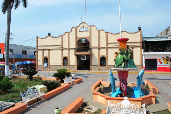 En Veracruz, tres municipios instalaron retenes para evitar al COVID-19