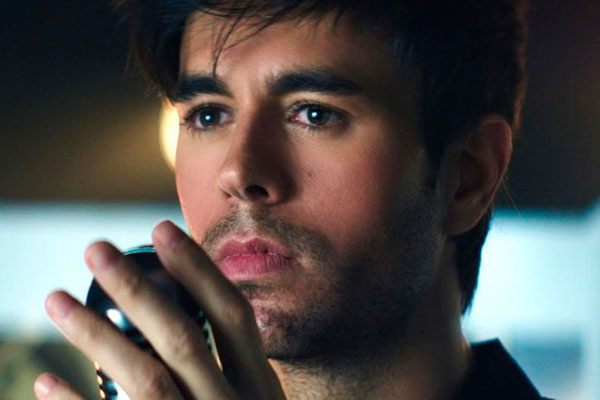 Aplazan por un año actuaciones en Rusia de Enrique Iglesias