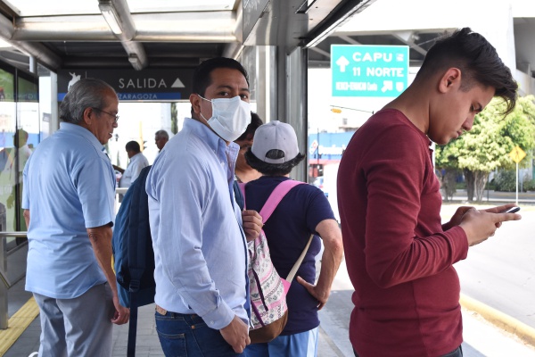 Usuarios del transporte público, como si nada ante riesgo de contagios