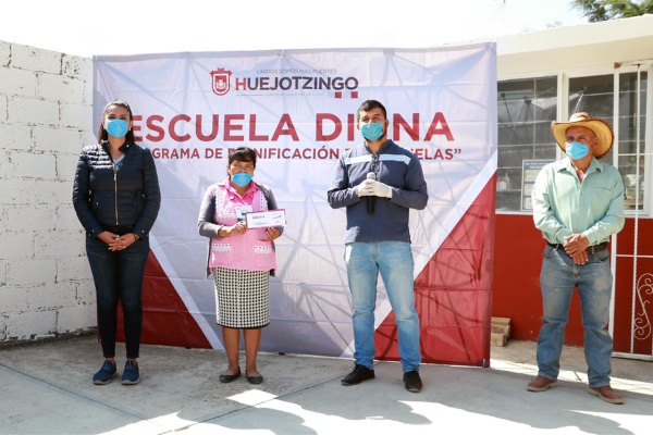 Presidenta de Huejotzingo entrega recursos para proyectos a beneficio de la niñez