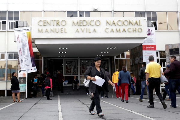 Trabajadores del IMSS San José enfurecen y denuncian falta de insumos contra el coronavirus
