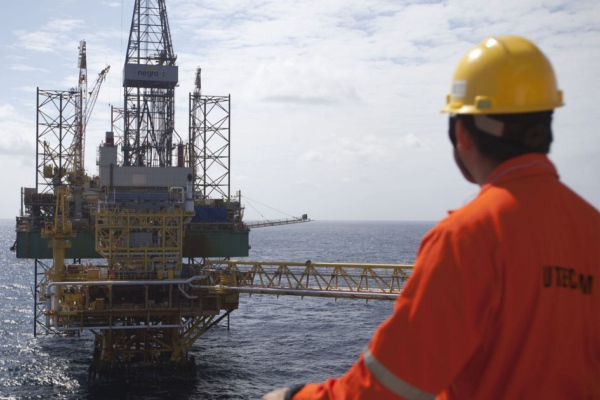 Pacto bajo la mesa México-EU para recorte petrolero deja muchas dudas