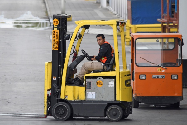 Cae por sexto mes consecutivo el empleo en la manufactura nacional