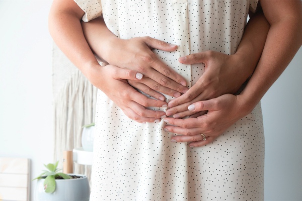 Cuidados contra COVID-19 en embarazo son esenciales para proteger la salud del bebé