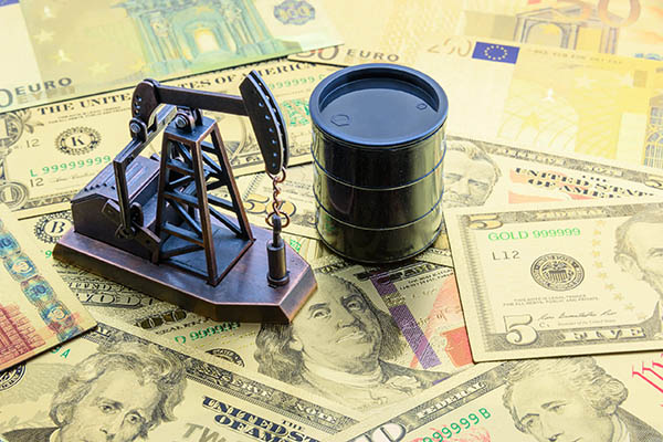 El petróleo WTI cae por debajo de los $5