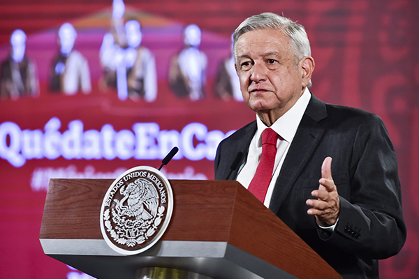 AMLO anuncia plan contra crisis; asistencialismo y obras faraónicas, sus ejes