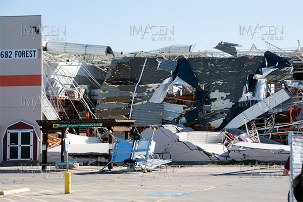 Tornado deja cinco muertos en Oklahoma y Texas