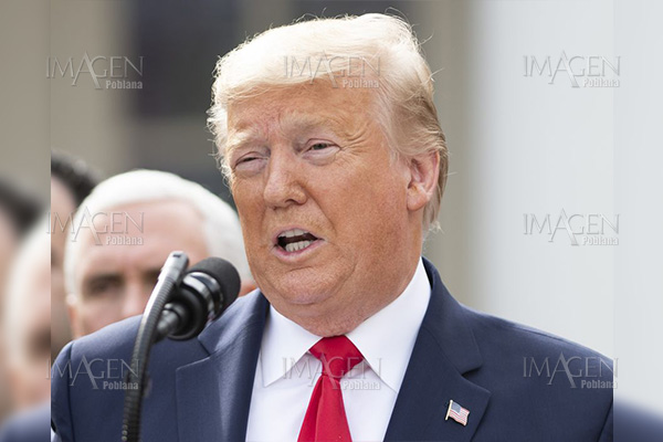 Trump propone tratar a pacientes con COVID-19 inyectándoles cloro
