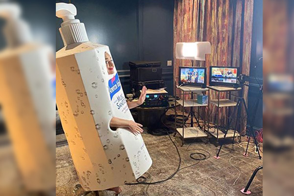 Katy Perry se disfraza de un desinfectante en plena pandemia: "Lávense las manos"