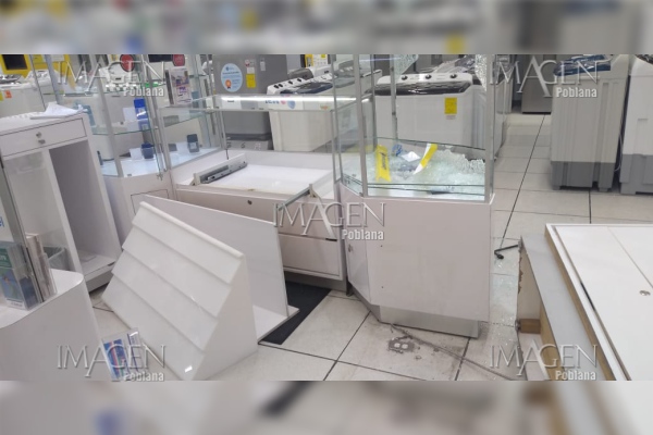 Nutrido grupo de malvivientes da golpe en Coppel; hay dos detenidos