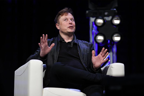 Elon Musk desata polémica por pedir que "liberen a América" del confinamiento