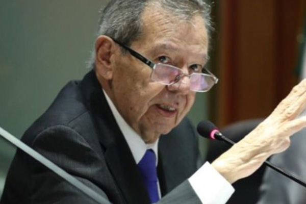 Muñoz Ledo acusa a Segob de presionar a funcionarios a renunciar al aguinaldo