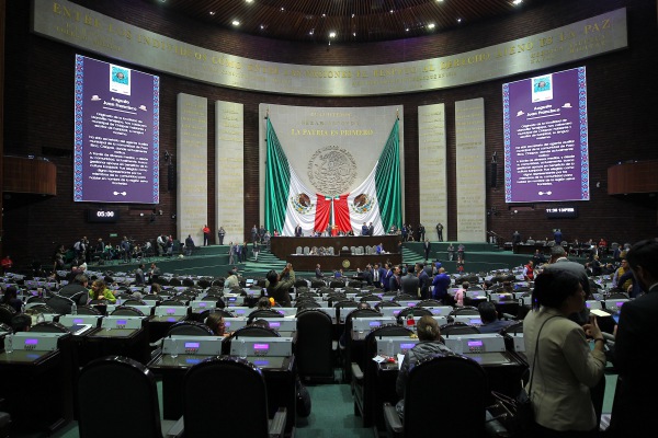 Partidos de oposición frenan reforma a Ley de Presupuesto propuesta por AMLO