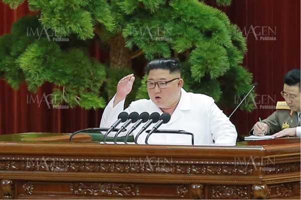 Tras días de rumores, el líder norcoreano Kim Jong-un aparece en público
