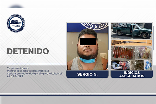 Portaba 12 bolsas de cristal y disparó contra policías con escopeta