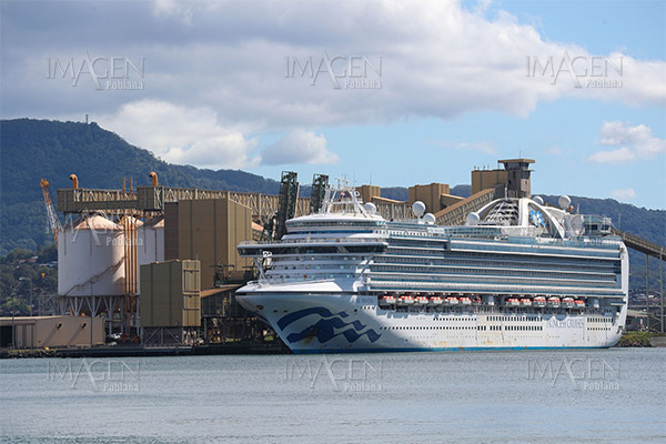 El crucero que llevó el COVID-19 a Australia arriba a Filipinas