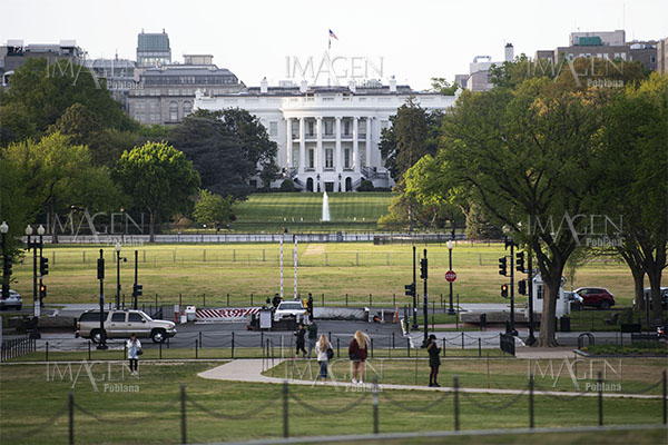 Asistente personal de Trump da positivo por coronavirus