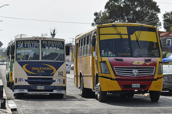 Detienen a dos por balear a chofer de autobús
