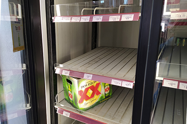 Tras estar confinado, salió a comprar cerveza y se contagió de covid-19