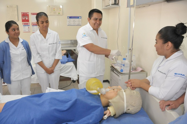 La BUAP oferta licenciaturas con calidad y pertinencia social en sus complejos regionales