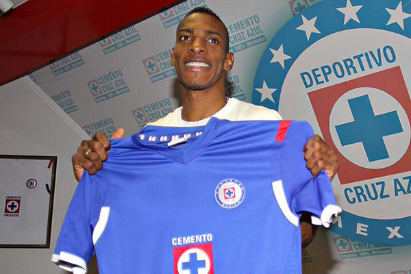 Cruz Azul es blanco de burlas por borrar a viejos patrocinadores