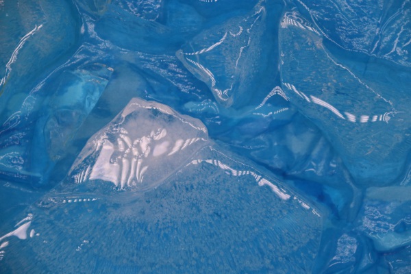 Cómo los microplásticos que flotan en el mar acaban en nuestros pulmones