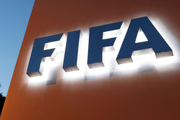 La FIFA pide "sentido común" ante muestras de solidaridad a protestas en EU