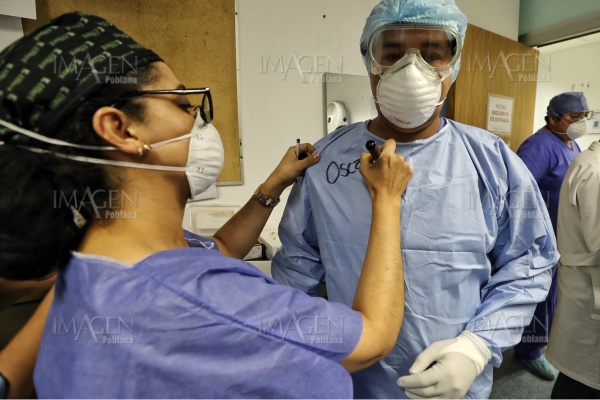 Contagios de COVID-19 en personal de salud, sin control en México