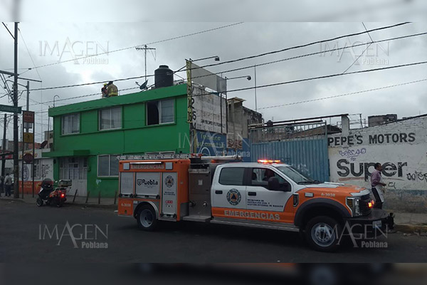 Mujer sufre quemaduras al explotarle el boiler